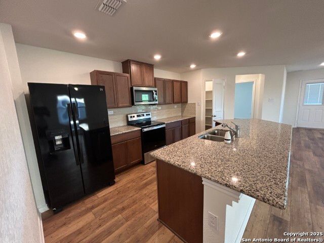 7207 Solar Eclipse, Converse, TX 78109