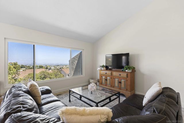 6567 Caminito Catalan, La Jolla, CA 92037