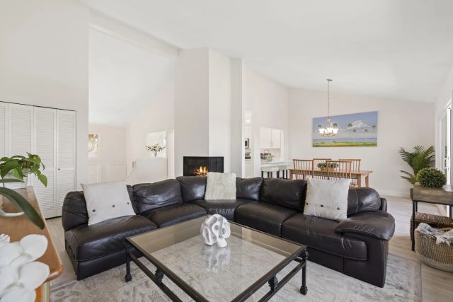 6567 Caminito Catalan, La Jolla, CA 92037