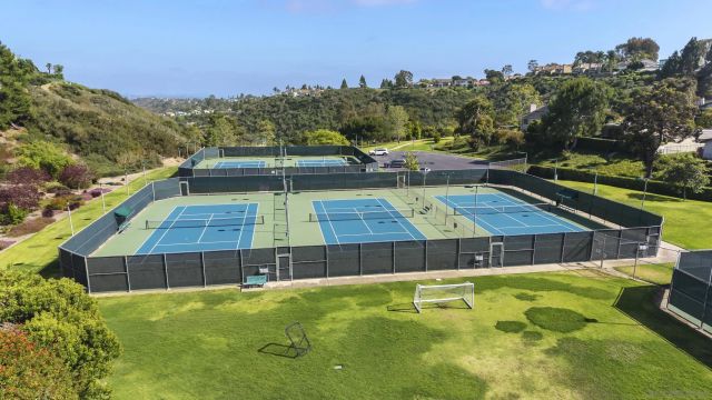 6567 Caminito Catalan, La Jolla, CA 92037