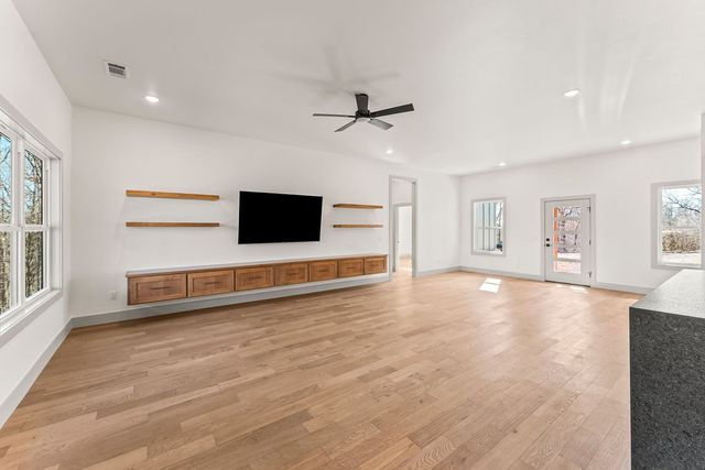 13 Horncastle Drive, Bella Vista, AR 72714