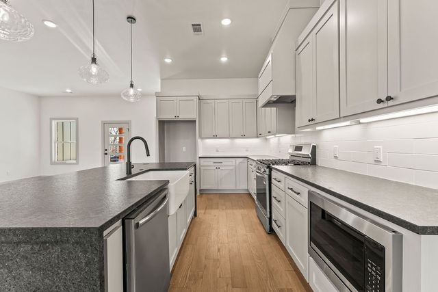 13 Horncastle Drive, Bella Vista, AR 72714