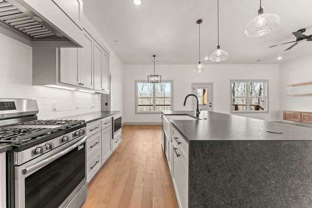 13 Horncastle Drive, Bella Vista, AR 72714