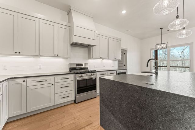 13 Horncastle Drive, Bella Vista, AR 72714