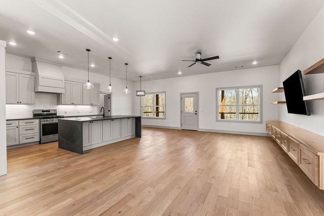 13 Horncastle Drive, Bella Vista, AR 72714