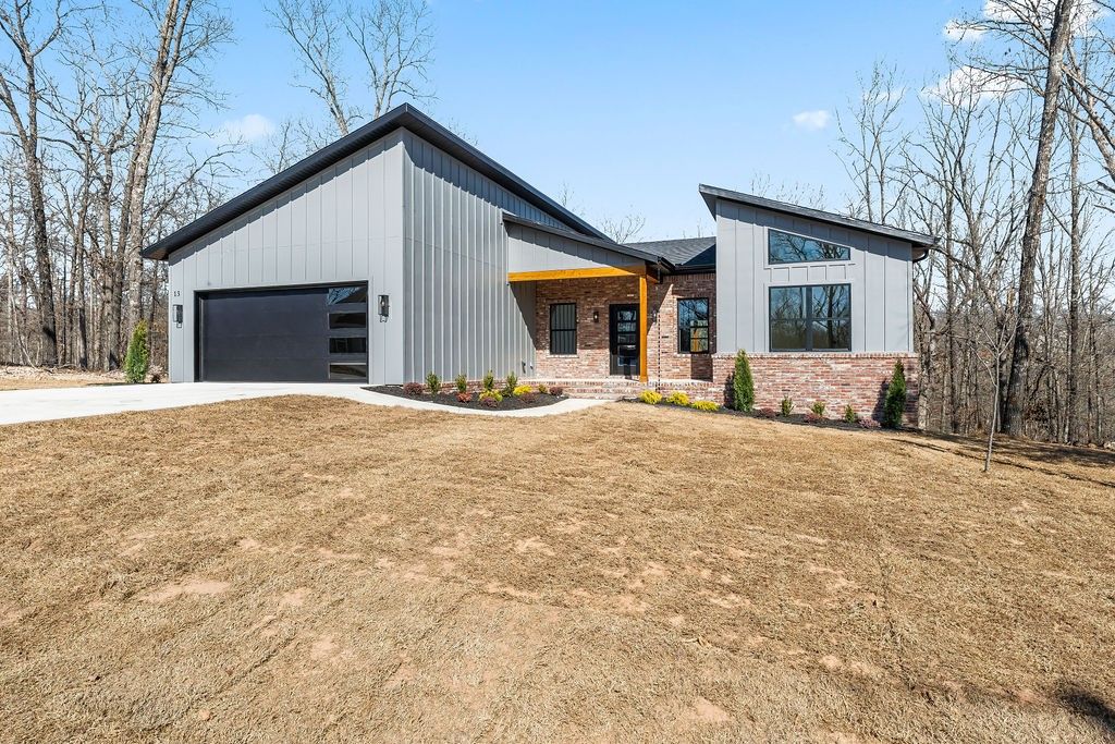 13 Horncastle Drive, Bella Vista, AR 72714