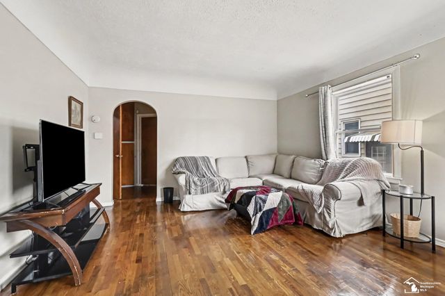 1805 W Saginaw Street, Lansing, MI 48915
