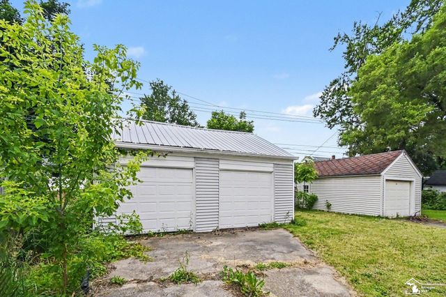 1805 W Saginaw Street, Lansing, MI 48915