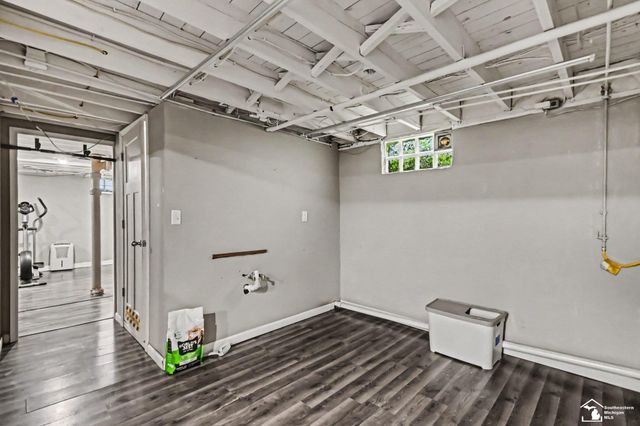 1805 W Saginaw Street, Lansing, MI 48915
