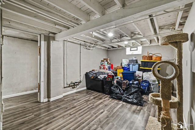 1805 W Saginaw Street, Lansing, MI 48915