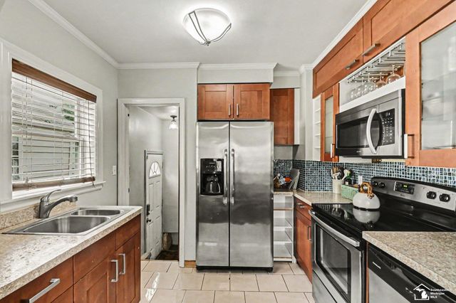 1805 W Saginaw Street, Lansing, MI 48915