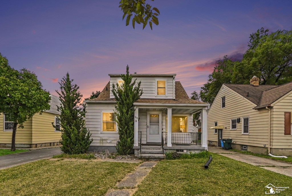 1805 W Saginaw Street, Lansing, MI 48915