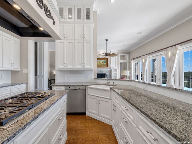 8514 Woodpecker Way, San Antonio, TX 78256