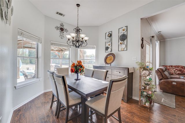 300 Springfield Lane, Red Oak, TX 75154