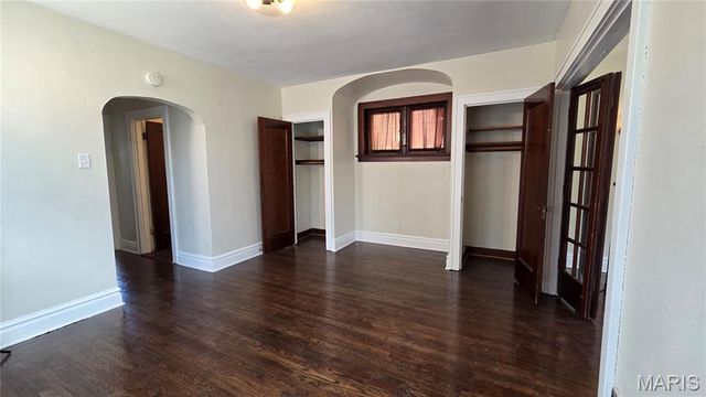 2633 Russell Boulevard, St Louis, MO 63104