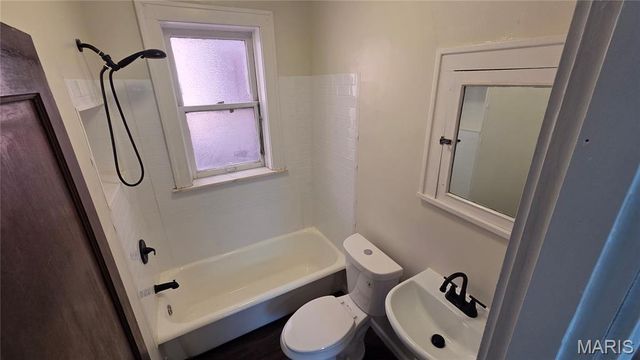 2633 Russell Boulevard, St Louis, MO 63104