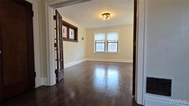 2633 Russell Boulevard, St Louis, MO 63104
