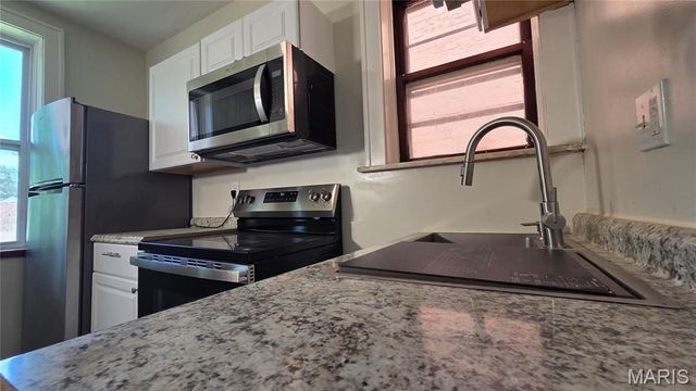 2633 Russell Boulevard, St Louis, MO 63104