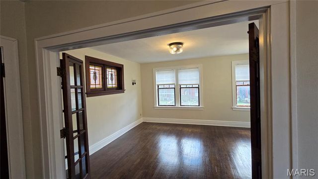 2633 Russell Boulevard, St Louis, MO 63104