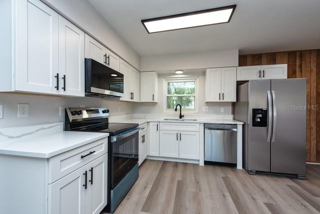 917 18TH STREET SW, Largo, FL 33770