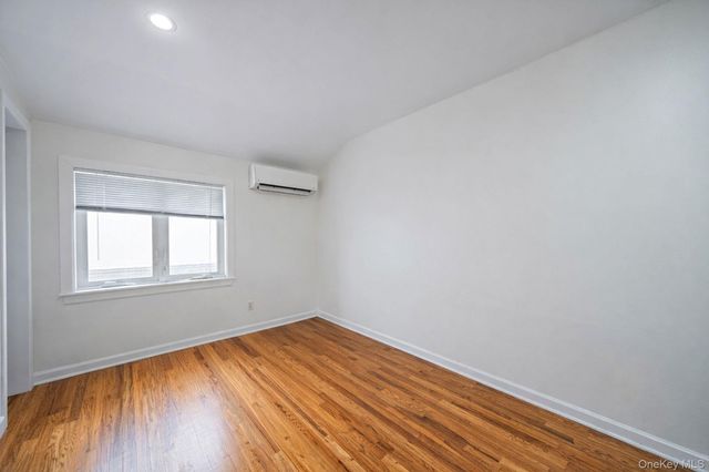 2858 Sampson Avenue, Bronx, NY 10465