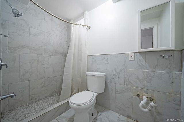 2858 Sampson Avenue, Bronx, NY 10465
