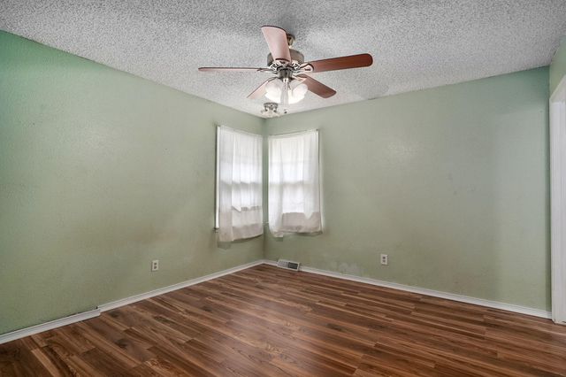 1956 E Greenview Street, Springfield, MO 65803