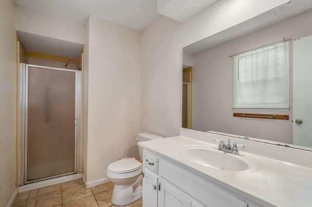 1956 E Greenview Street, Springfield, MO 65803