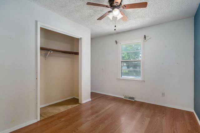 1956 E Greenview Street, Springfield, MO 65803