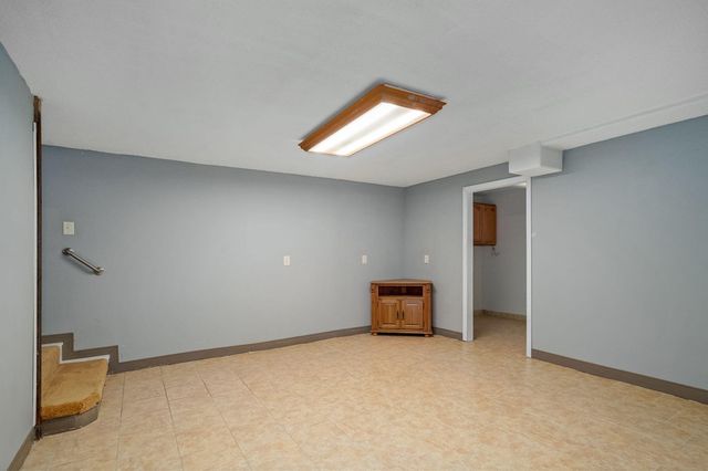 1956 E Greenview Street, Springfield, MO 65803