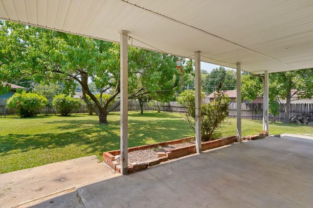 1956 E Greenview Street, Springfield, MO 65803
