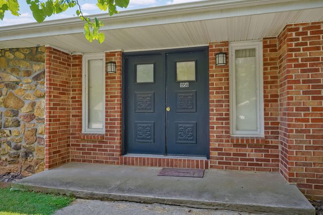 1956 E Greenview Street, Springfield, MO 65803