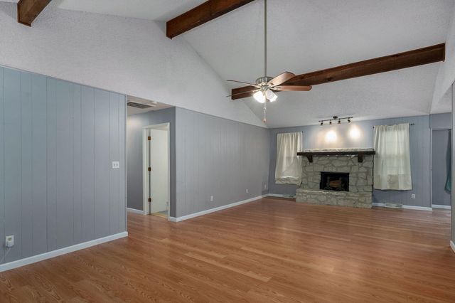 1956 E Greenview Street, Springfield, MO 65803