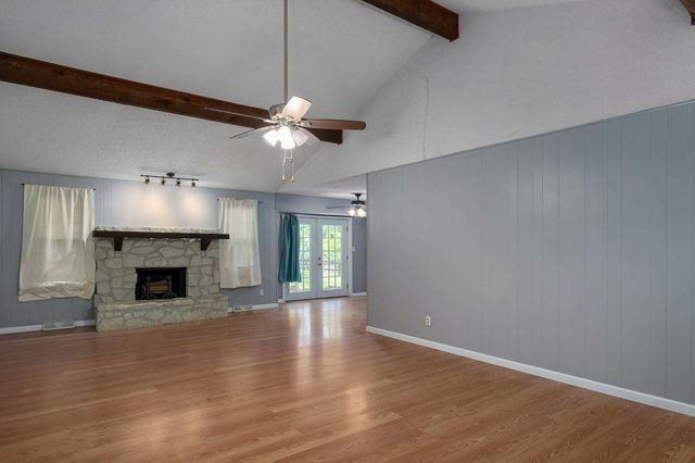 1956 E Greenview Street, Springfield, MO 65803