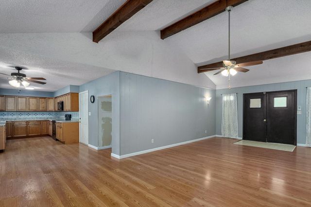 1956 E Greenview Street, Springfield, MO 65803