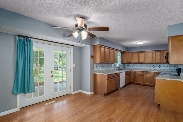 1956 E Greenview Street, Springfield, MO 65803