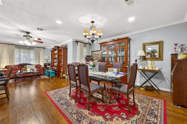 5326 Redstart Street, Houston, TX 77096