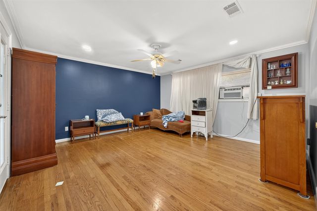 5326 Redstart Street, Houston, TX 77096