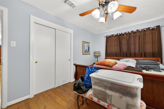 5326 Redstart Street, Houston, TX 77096