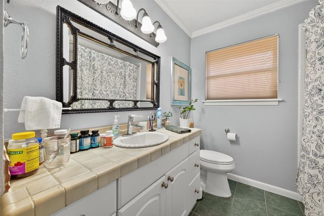 5326 Redstart Street, Houston, TX 77096