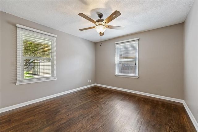 5204 W 50th Terrace, Roeland Park, KS 66205