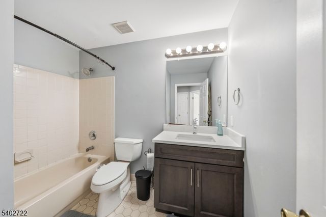 21 Gallop Ln, Franklin Twp., NJ 08873