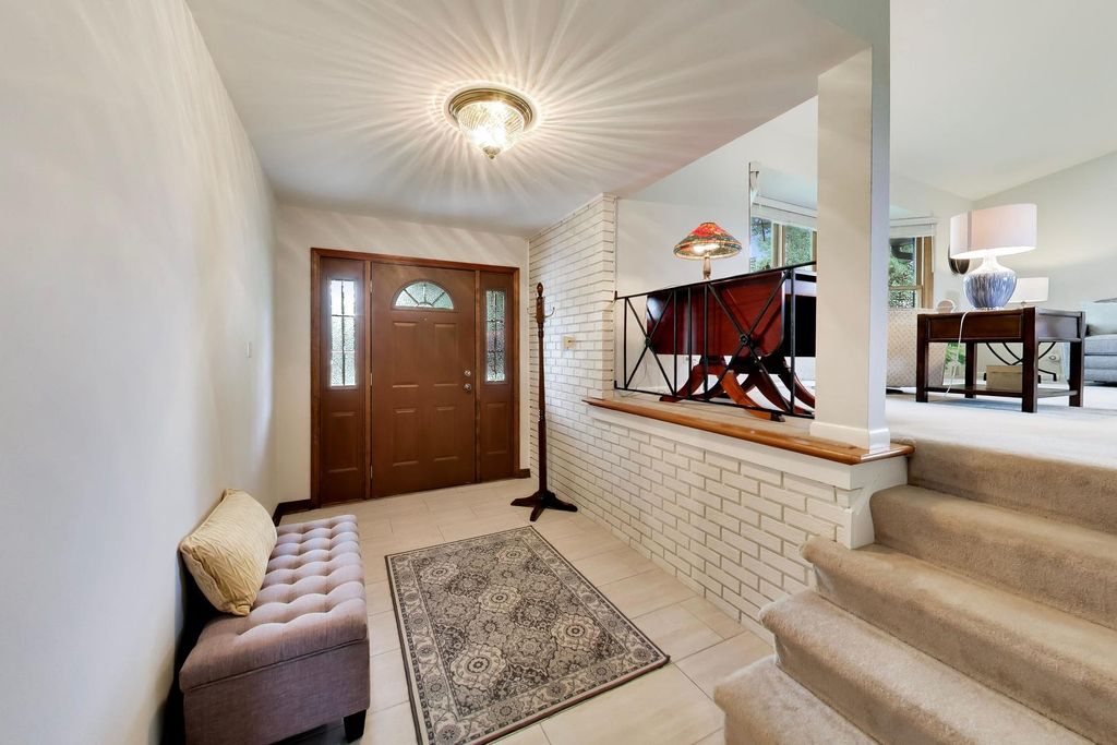 1608 E Jonquil Terrace, Arlington Heights, IL 60004 — photo 2