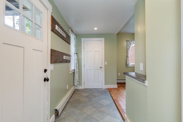 29 Candia Road, Deerfield, NH 03037