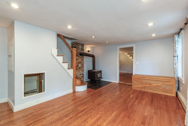 29 Candia Road, Deerfield, NH 03037