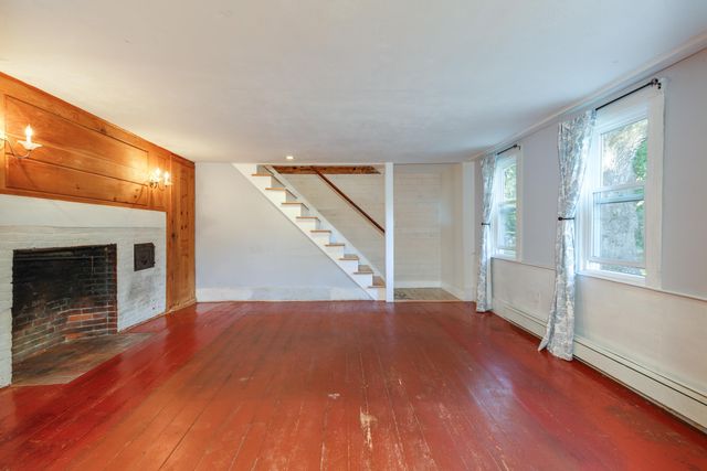 29 Candia Road, Deerfield, NH 03037