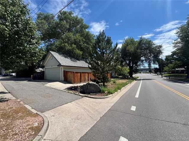 1701 Grove Street, Denver, CO 80204