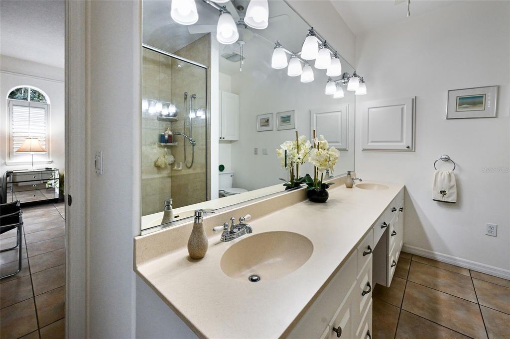 Image 23 of property listing at 4528 BLUE MARLIN DRIVE, Bradenton, FL 34208