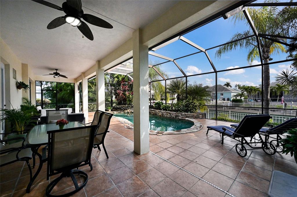Image 34 of property listing at 4528 BLUE MARLIN DRIVE, Bradenton, FL 34208