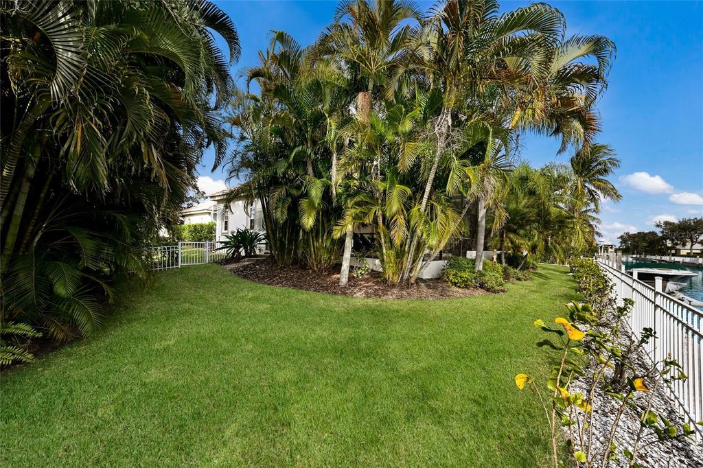 Image 37 of property listing at 4528 BLUE MARLIN DRIVE, Bradenton, FL 34208